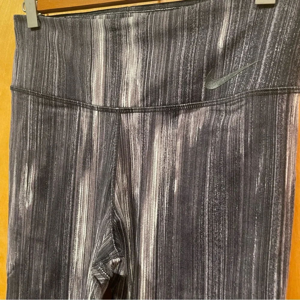 Nike Women’s Printed Training Tights‎ Medium
